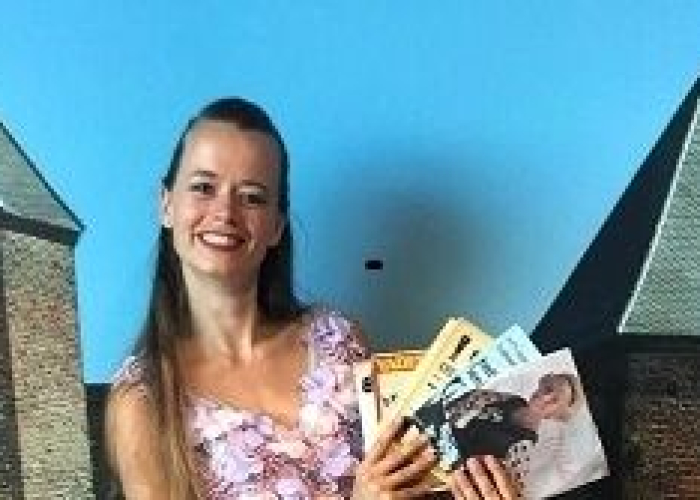 Suzanne verrast afdeling Geriatrie met een optreden