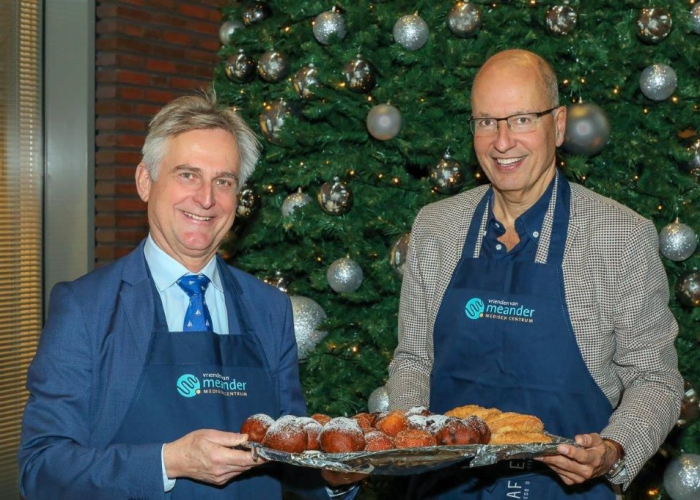 Aftrap oliebollenactie 2022 door Rob Metz en Frank de Reij